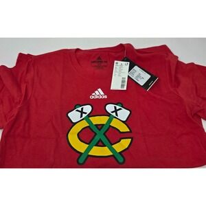 Adidas Chicago Blackhawks NHL Amplifier‎ Tee Women's Size S Red Crew Neck NWT